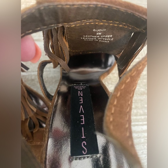 STEVEN by Steve Madden Brown suede fringe heels 8 - Picture 4 of 7